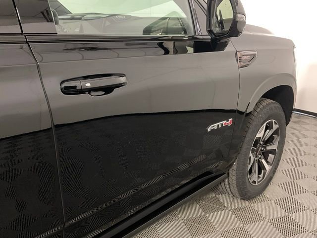 New 2026 GMC Yukon XL AT4 Ultimate AWD/4WD image 8