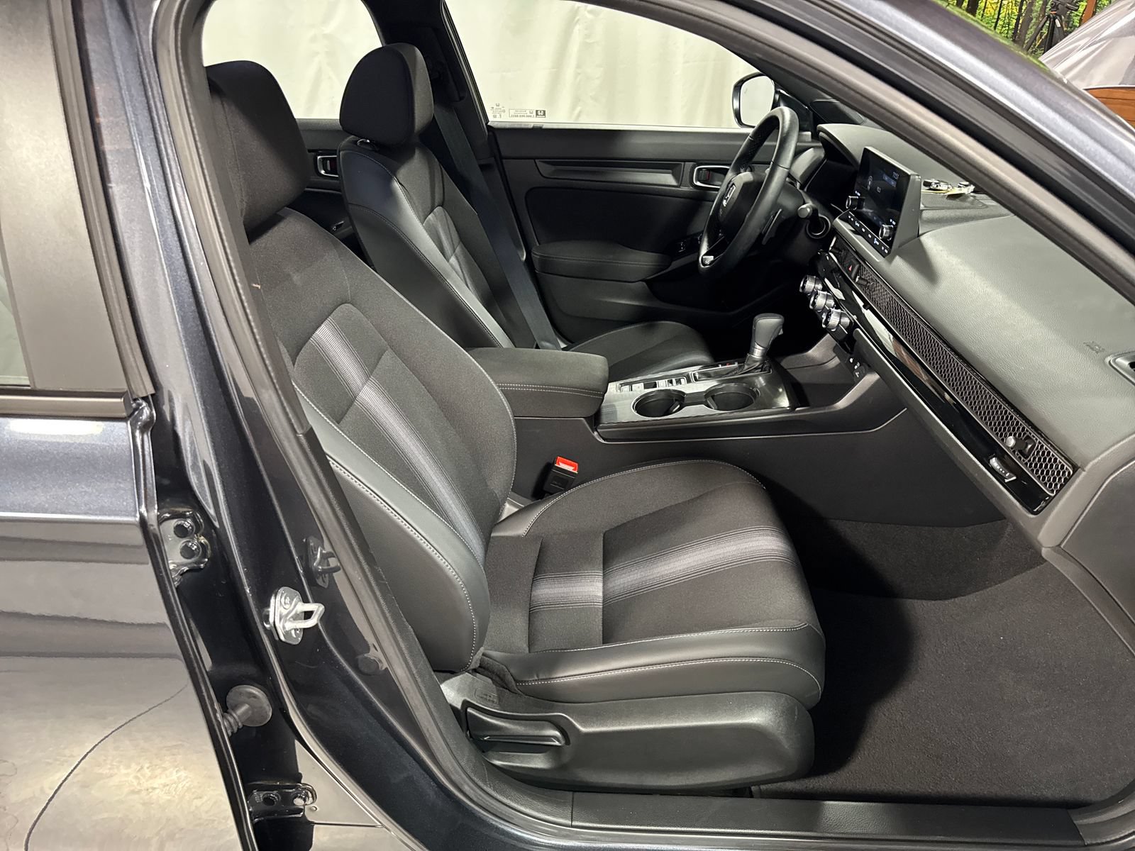 Used 2025 Honda Civic Sport image 36