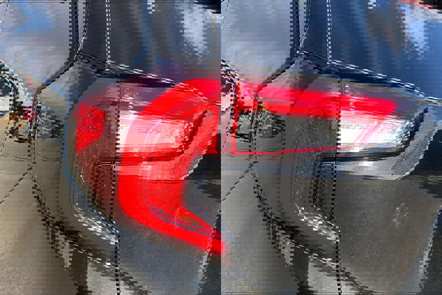 Used 2024 GMC Terrain SLE image 28