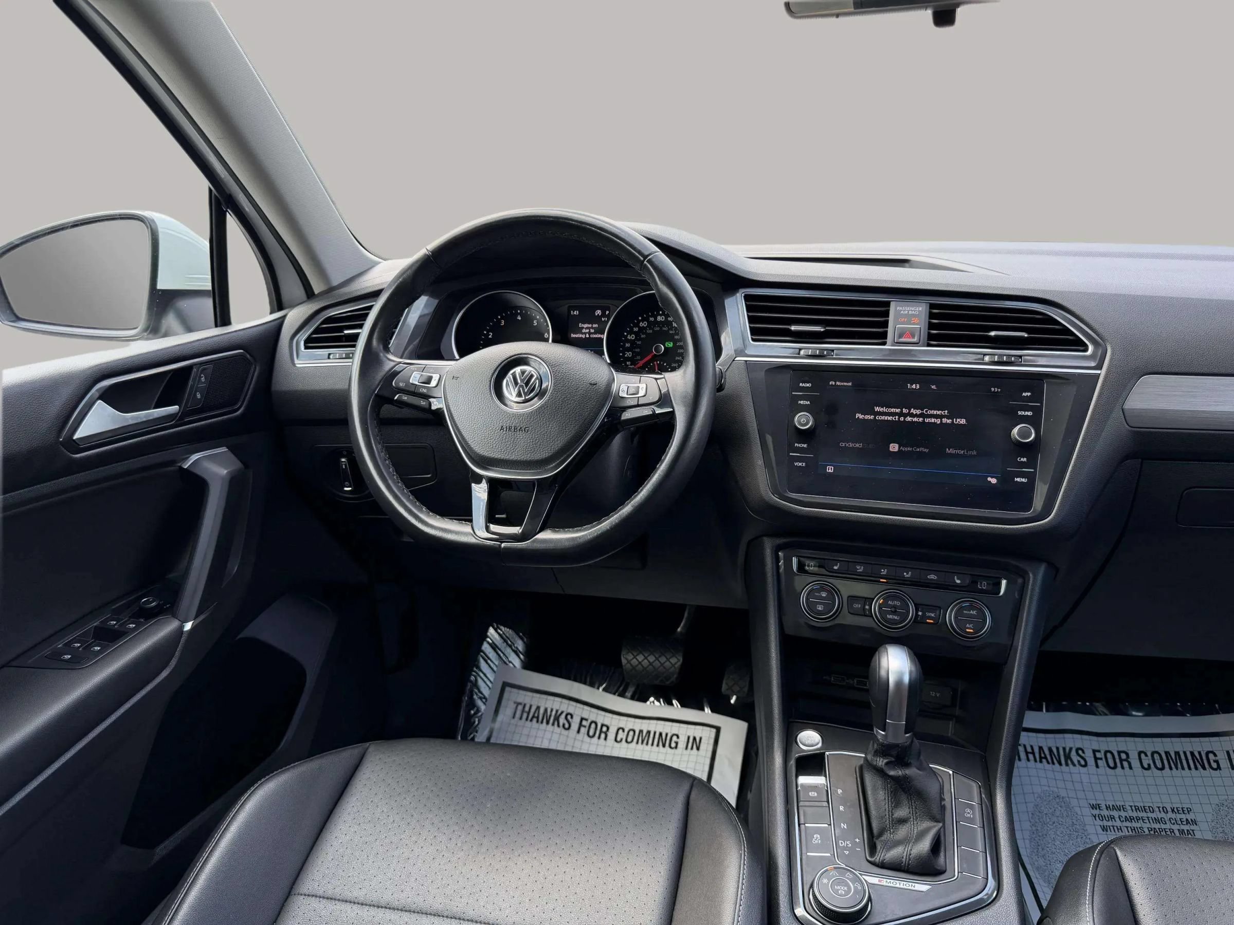Used 2018 Volkswagen Tiguan SE AWD/4WD image 25