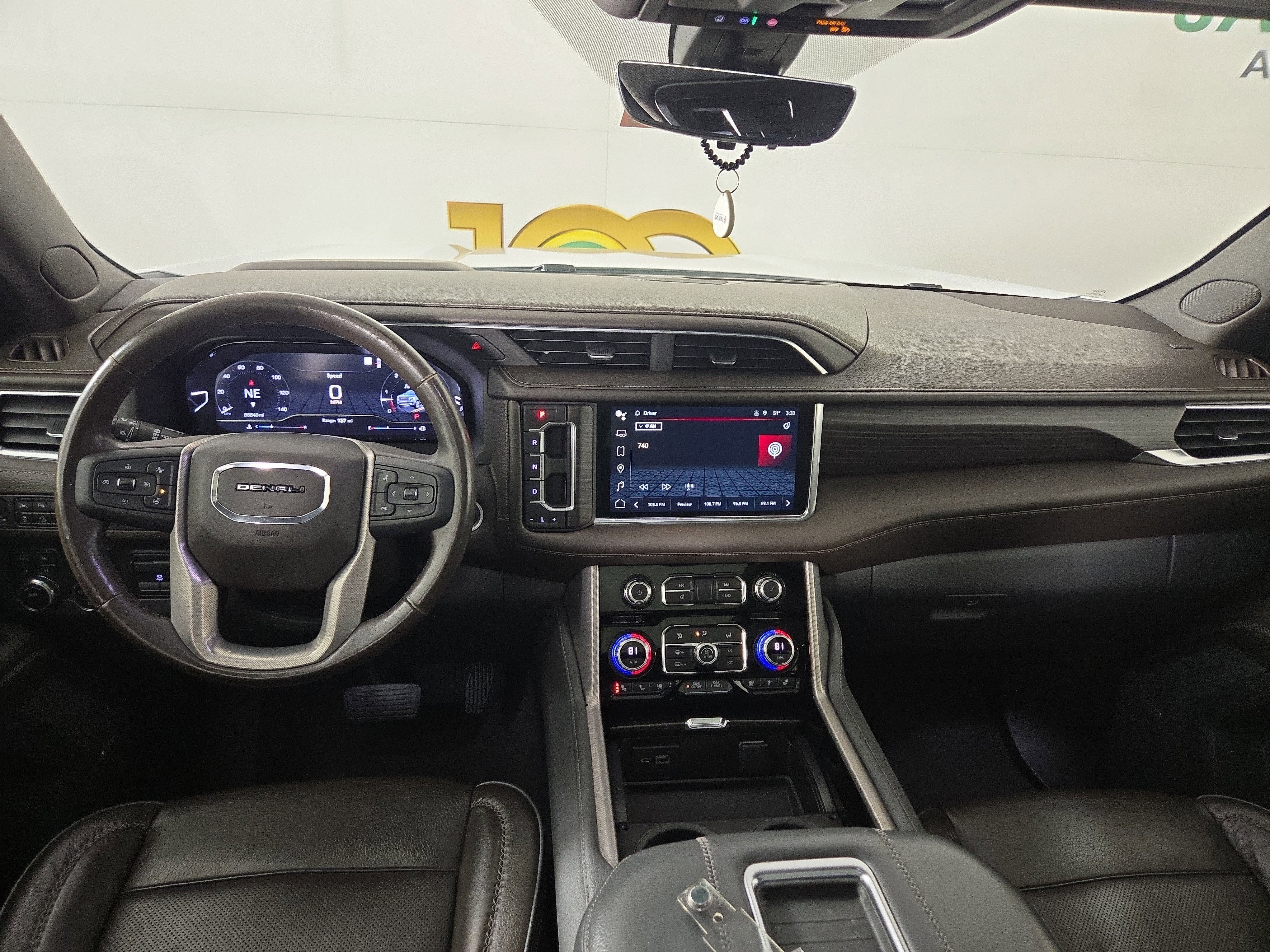 Used 2022 GMC Yukon XL Denali w/ Denali Premium Package image 14