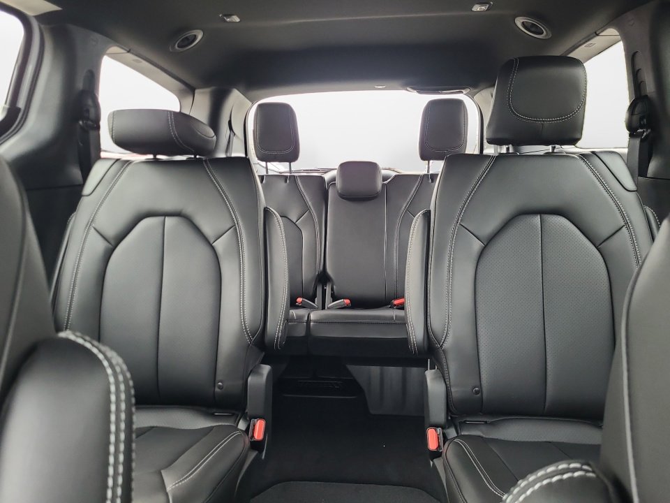 New 2026 Chrysler Pacifica Select w/ S Appearance Package image 12