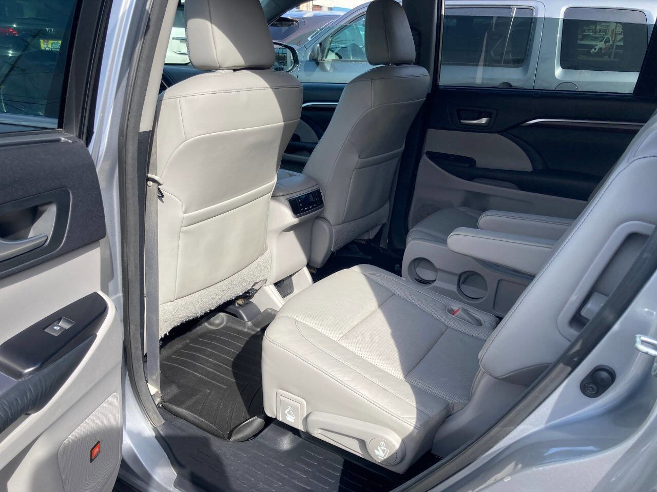 Used 2015 Toyota Highlander Limited image 90