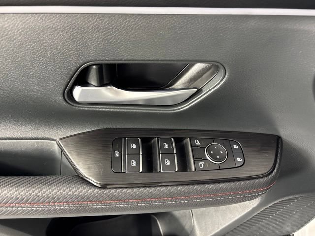 Used 2025 Nissan Kicks SR w/ SR Premium Package AWD/4WD image 21