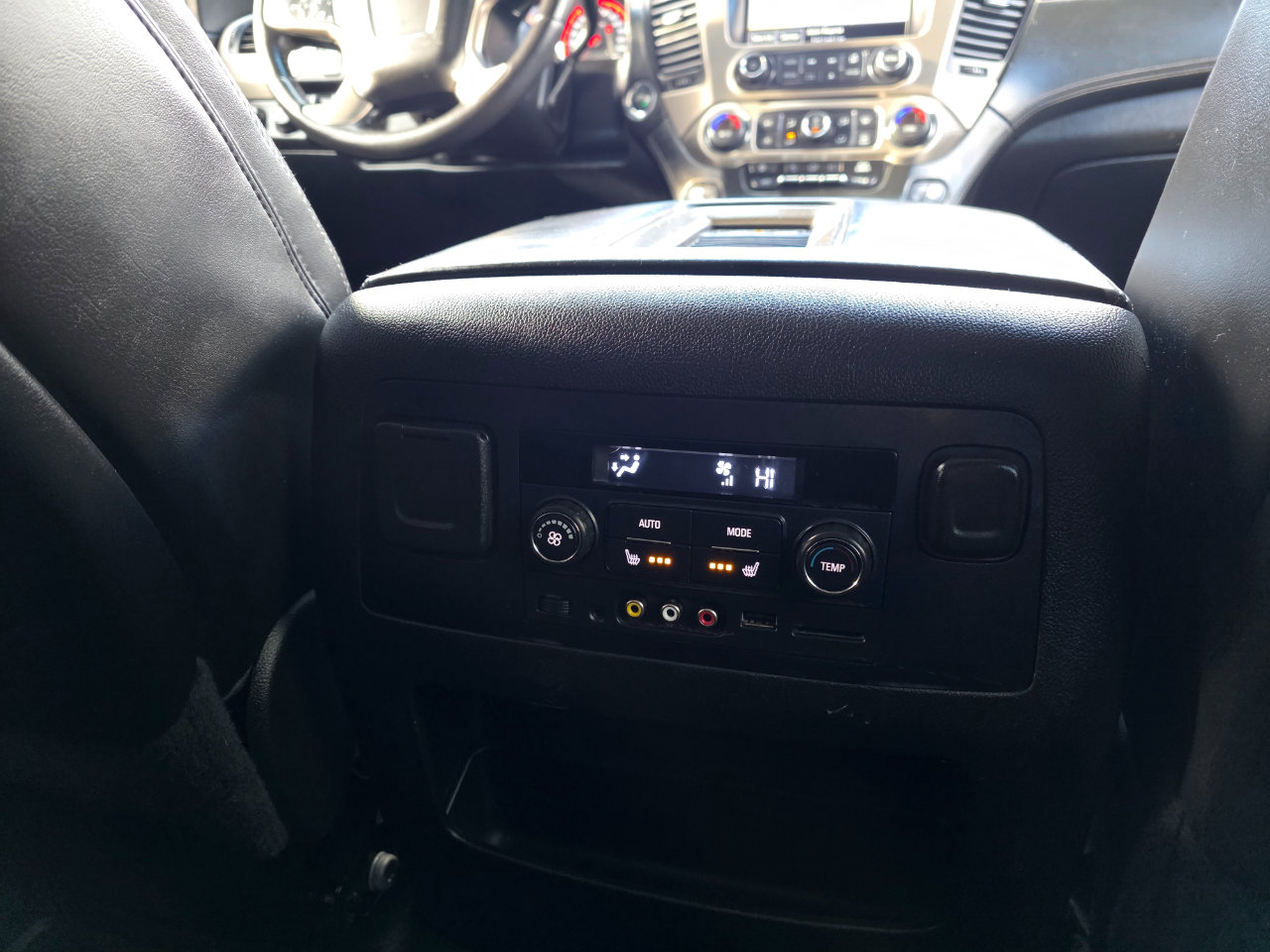 Used 2015 GMC Yukon Denali image 25