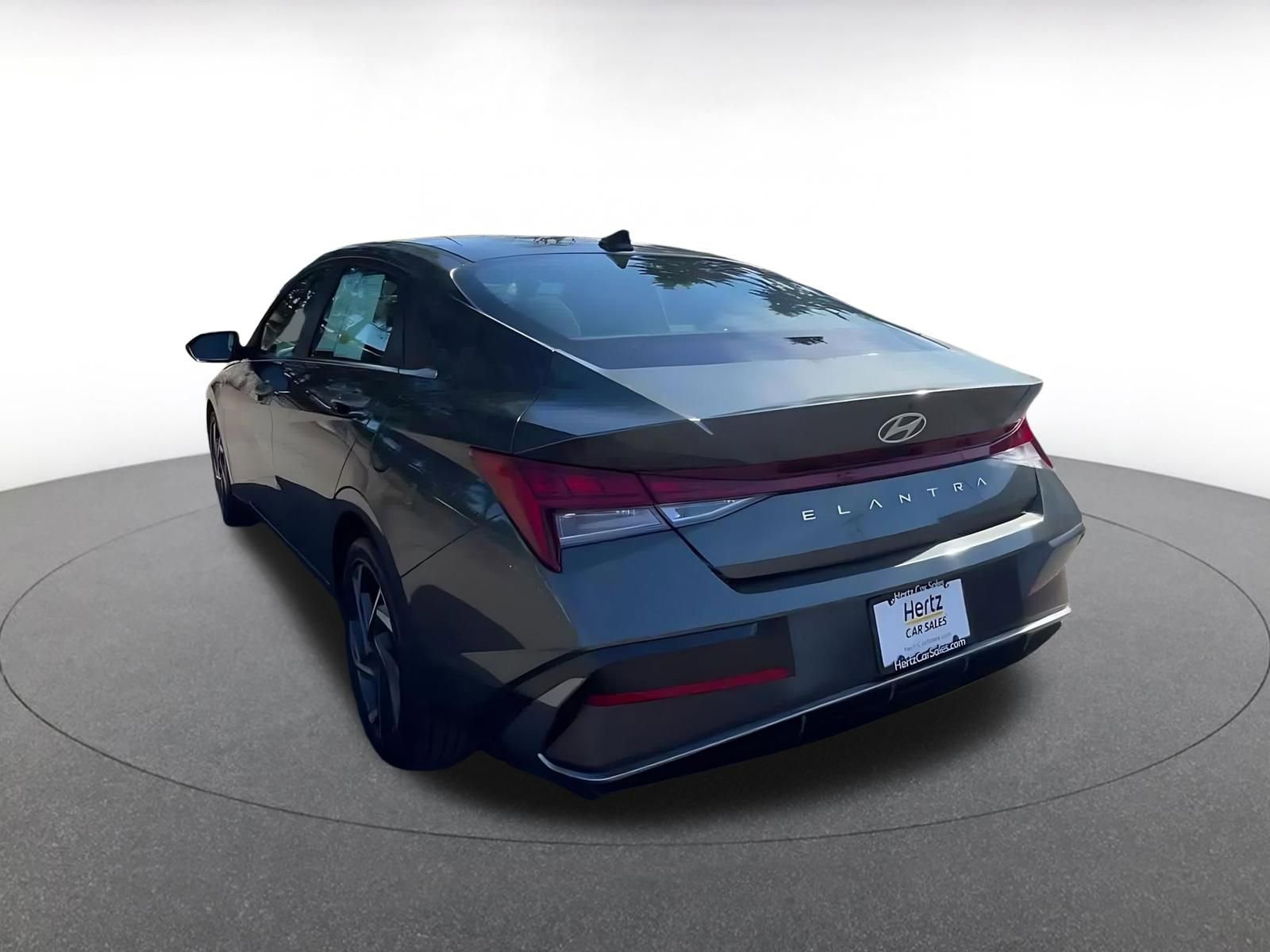 Used 2025 Hyundai Elantra SEL FWD image 11