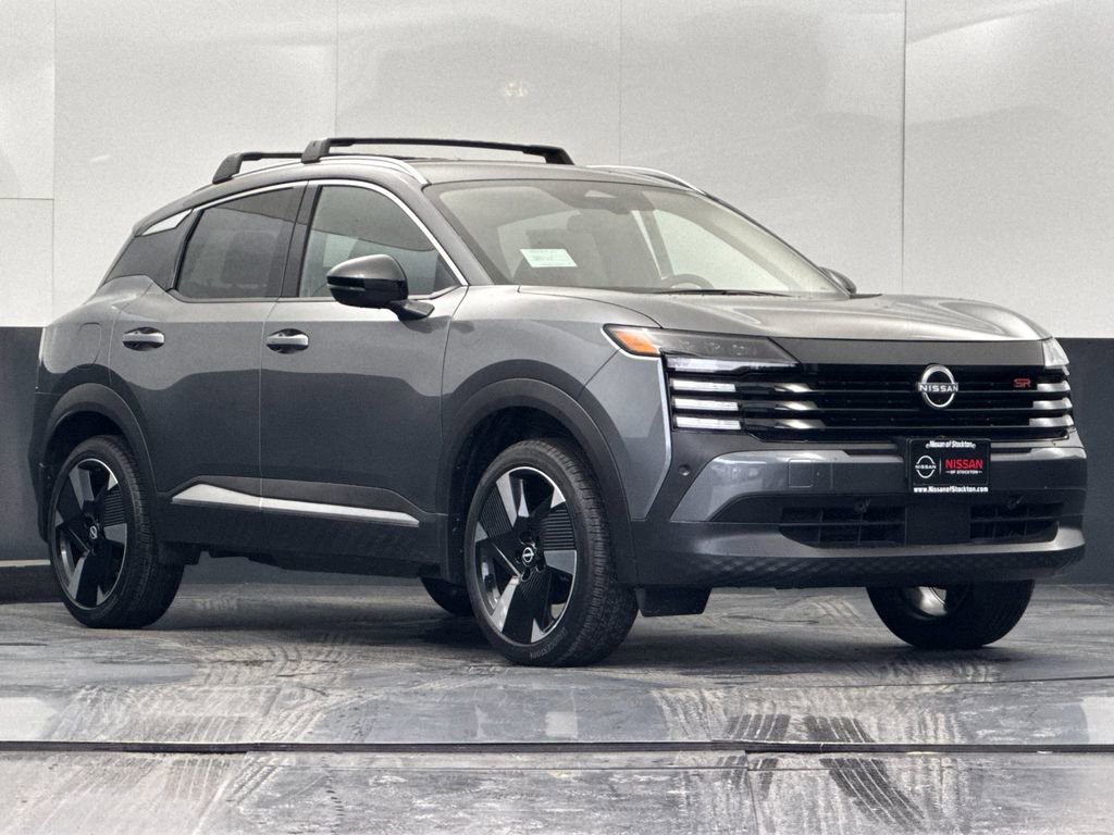 New 2026 Nissan Kicks SR w/ Cold Weather Package
