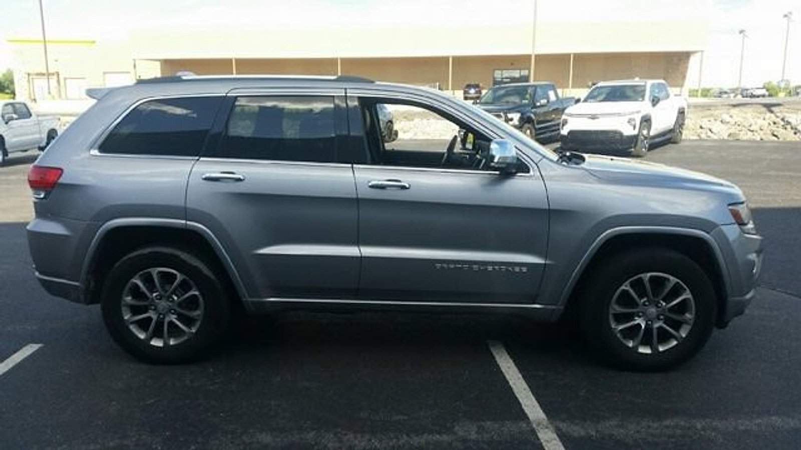 Used 2014 Jeep Grand Cherokee Overland AWD/4WD image 9