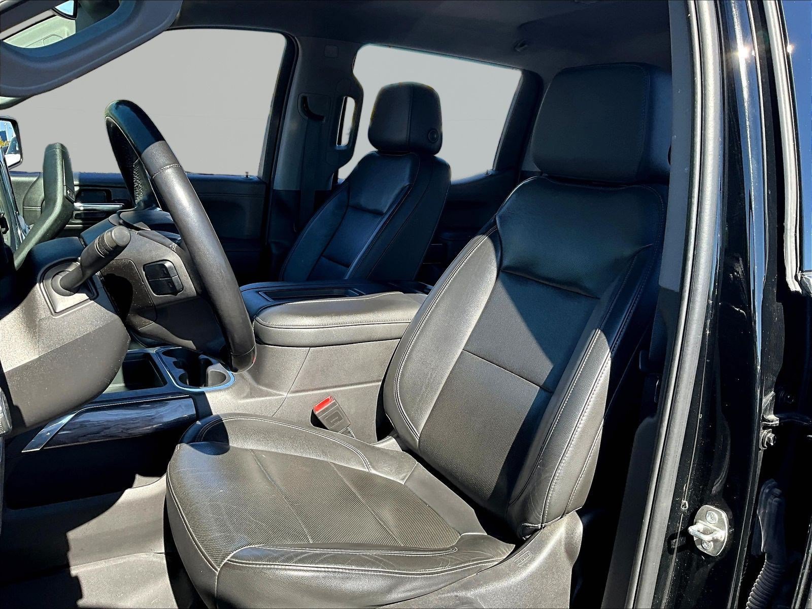 Used 2020 Chevrolet Silverado 1500 LTZ w/ LTZ Plus Package AWD/4WD image 22