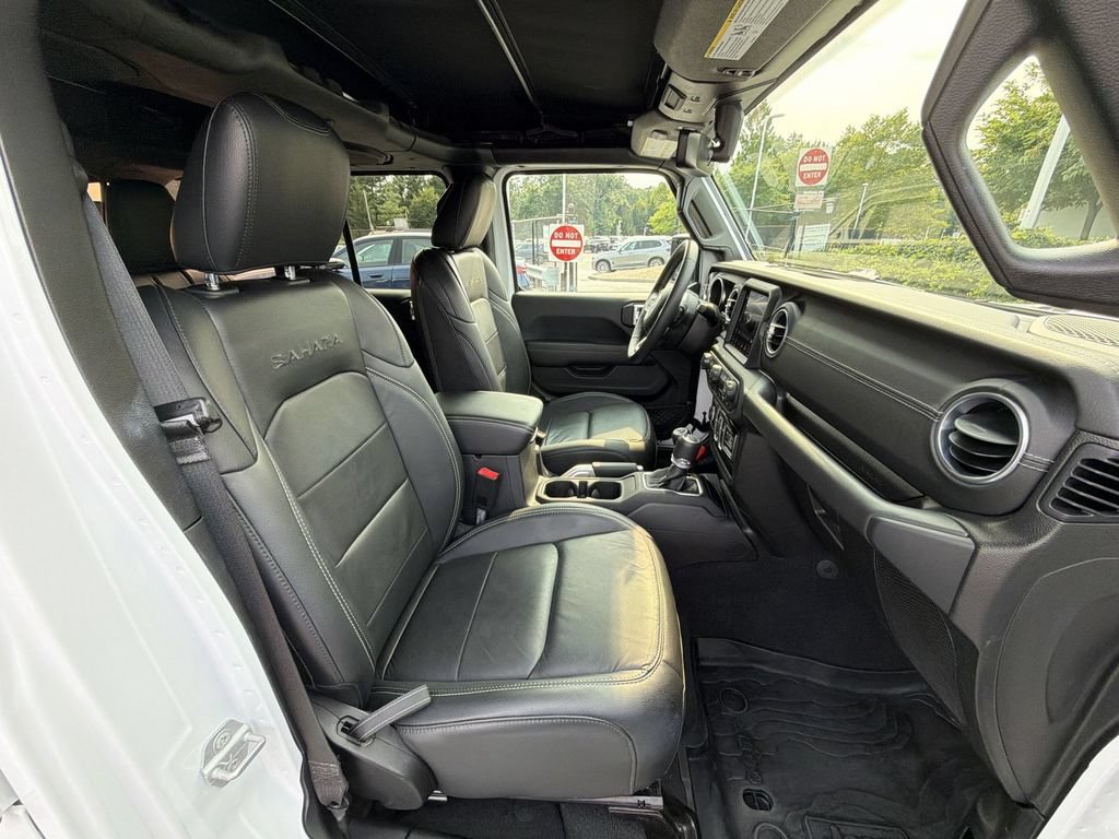 Used 2018 Jeep Wrangler Unlimited Sahara AWD/4WD image 22