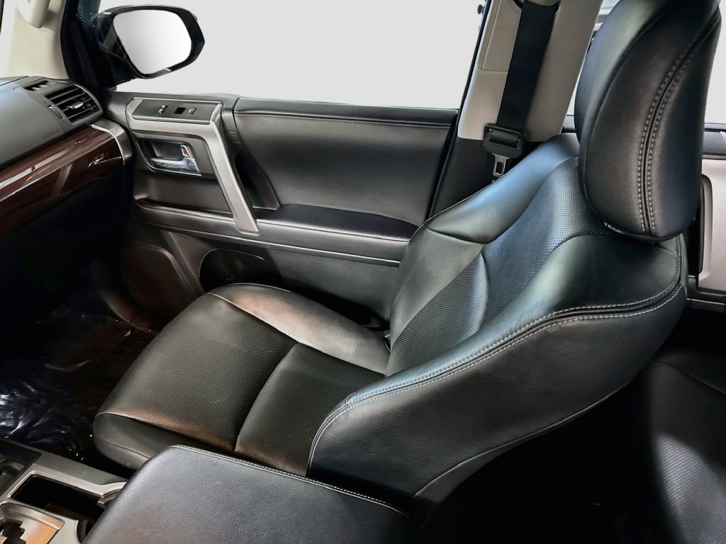 Used 2023 Toyota 4Runner Limited AWD/4WD image 27