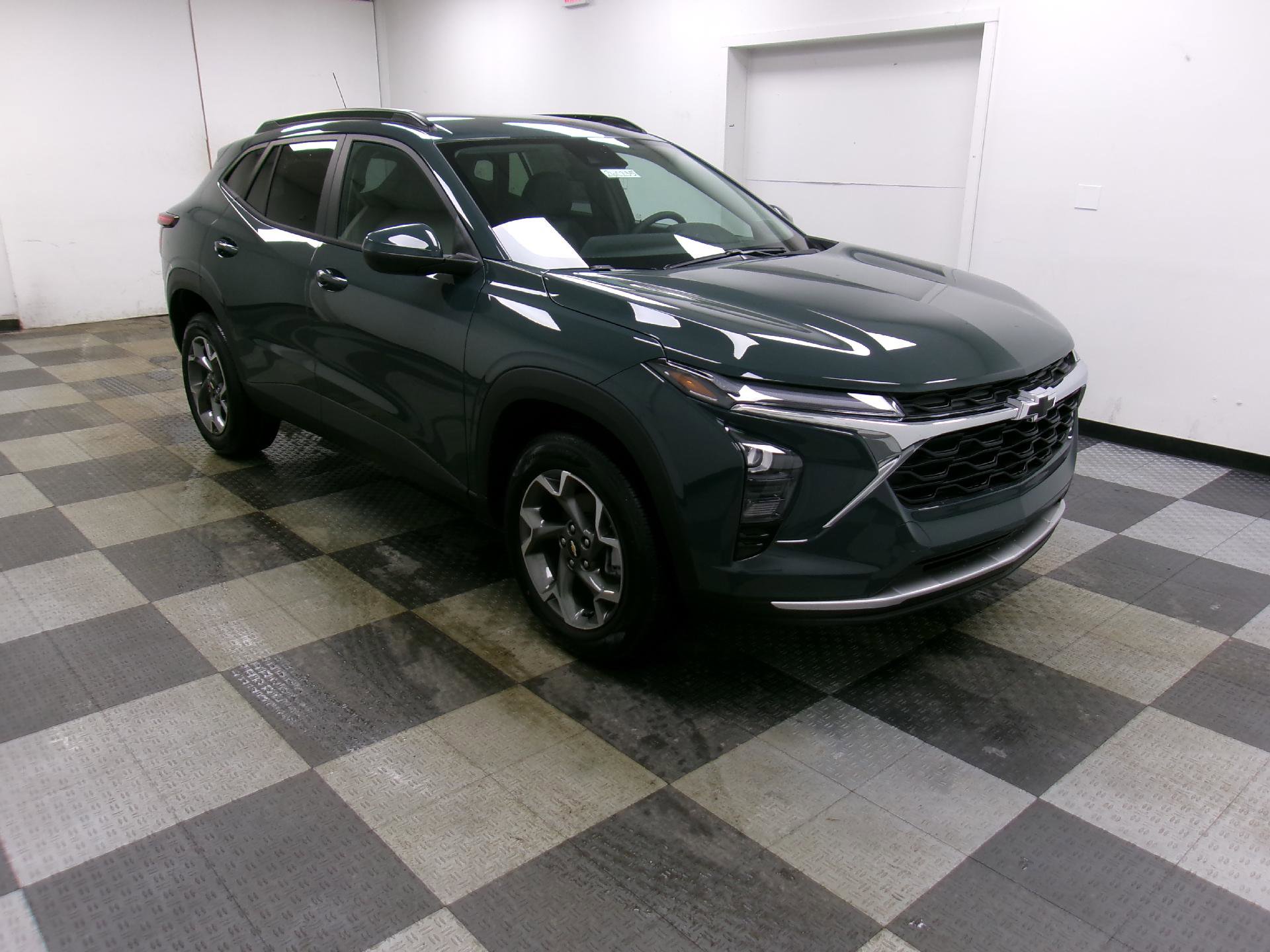 New 2026 Chevrolet Trax LT w/ Driver Confidence Package image 14