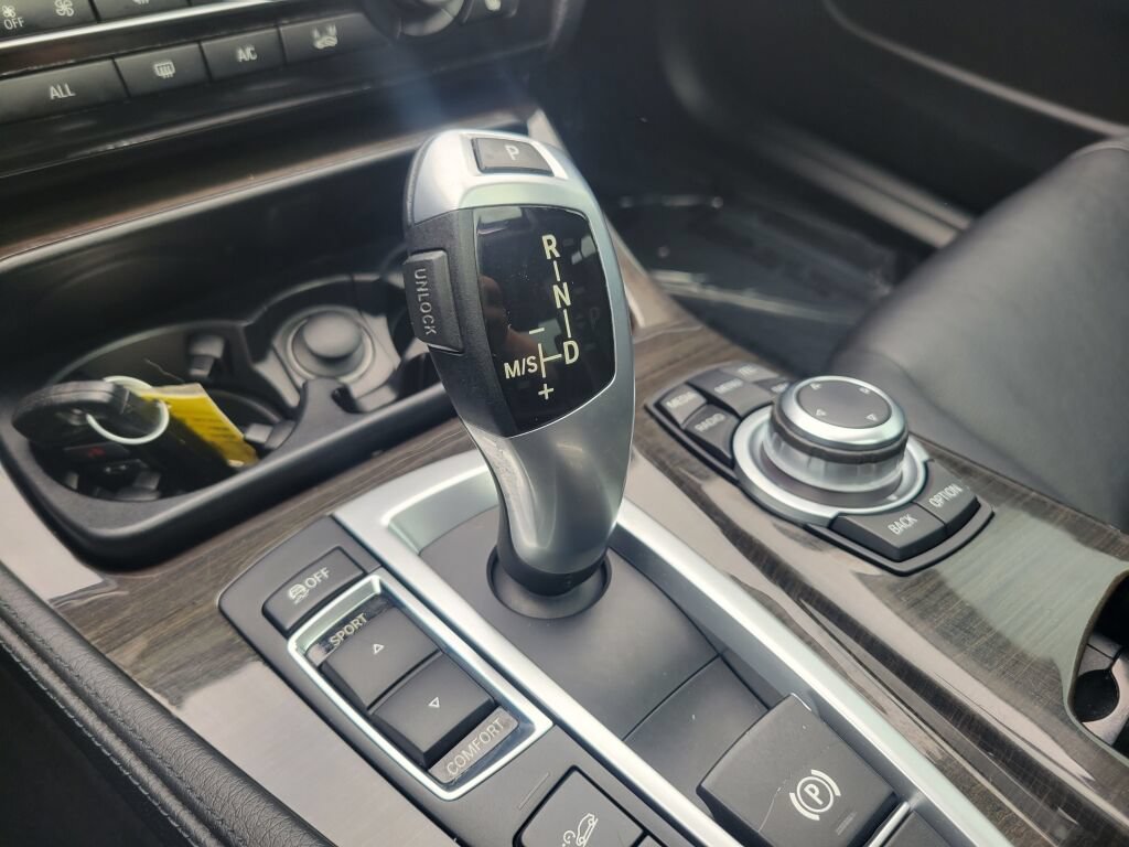 Used 2013 BMW 528i xDrive Sedan AWD/4WD image 26