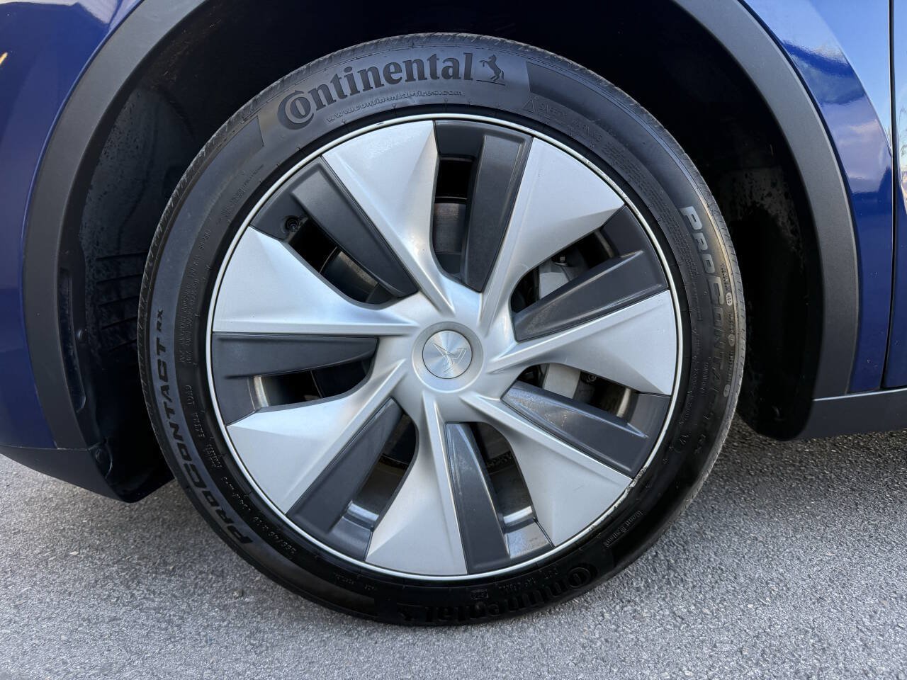 Used 2023 Tesla Model Y Long Range AWD/4WD image 33