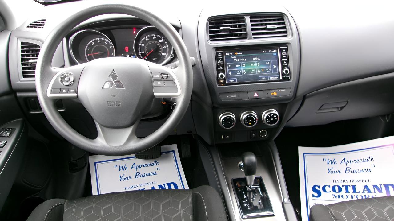 Used 2025 Mitsubishi Outlander Sport ES image 11