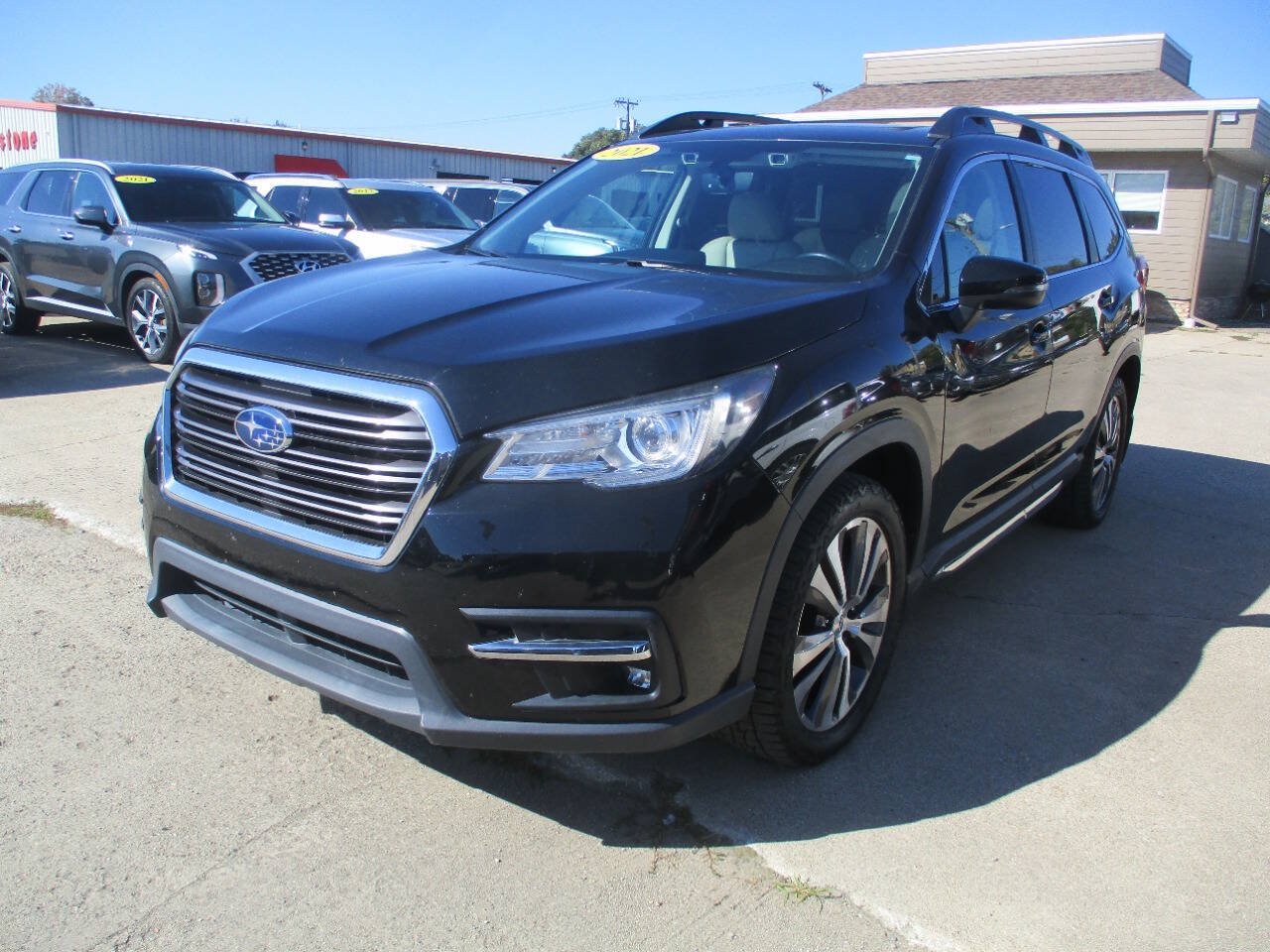 Used 2021 Subaru Ascent Limited w/ Technology Package AWD/4WD image 2
