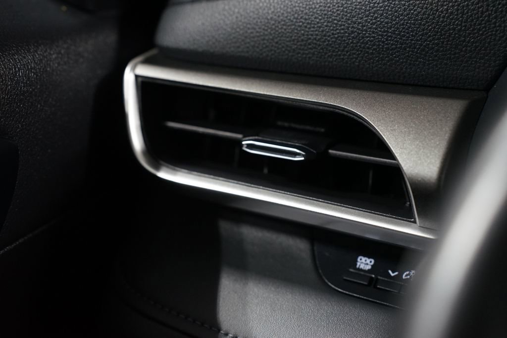 Certified 2024 Toyota Highlander LE image 25