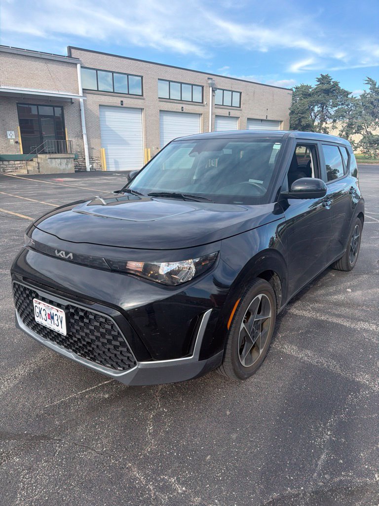 Used 2023 Kia Soul EX FWD image 2