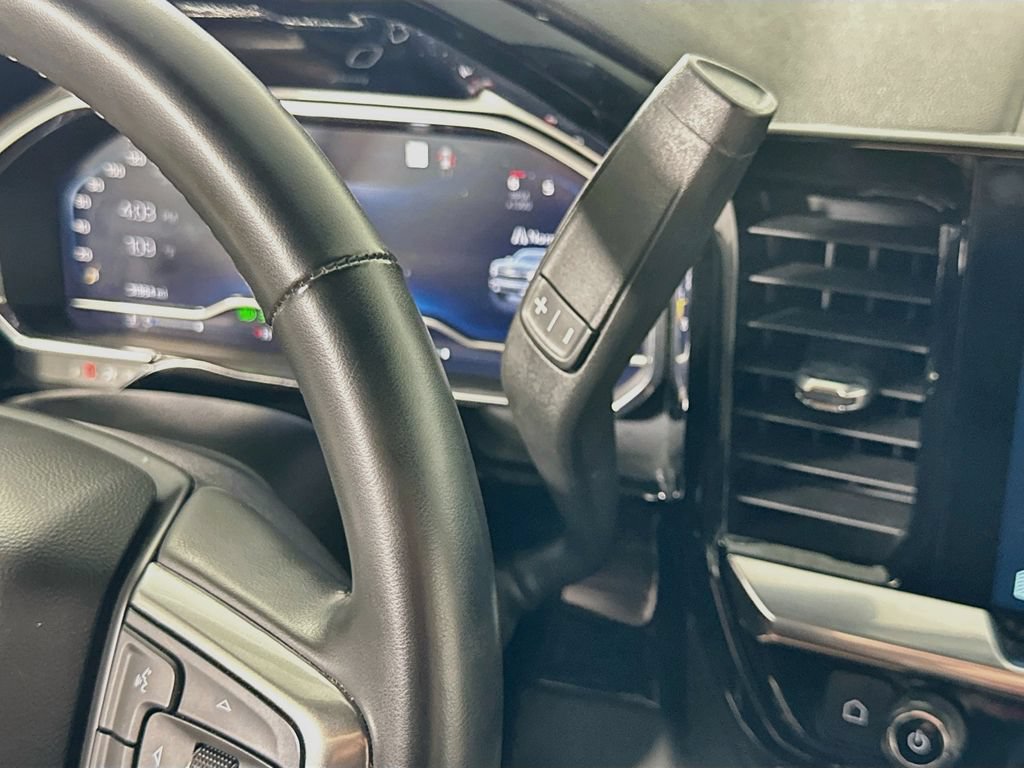 Used 2023 Chevrolet Silverado 1500 LT AWD/4WD image 35