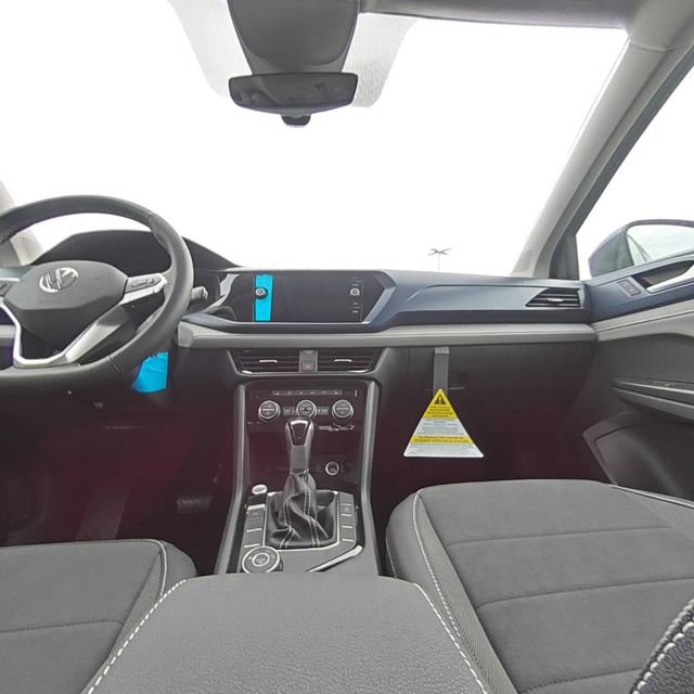 Used 2024 Volkswagen Taos SE w/ Panoramic Sunroof Package AWD/4WD image 16