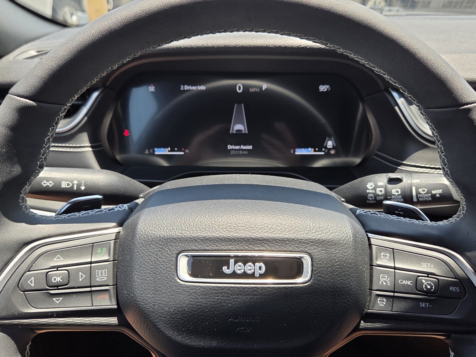 Used 2024 Jeep Grand Cherokee Altitude AWD/4WD image 19