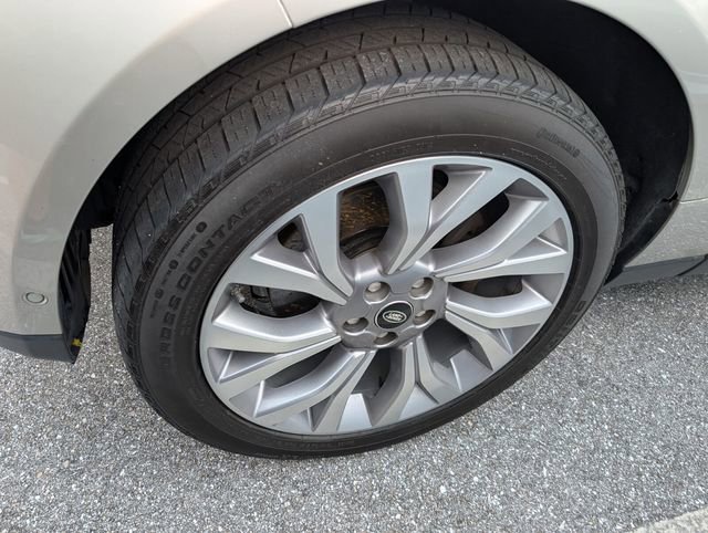 Used 2019 Land Rover Range Rover HSE image 3