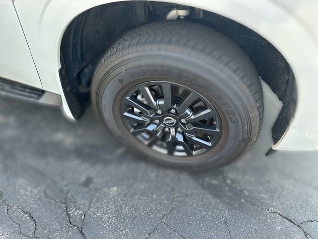 Used 2025 Nissan Armada SV AWD/4WD image 12