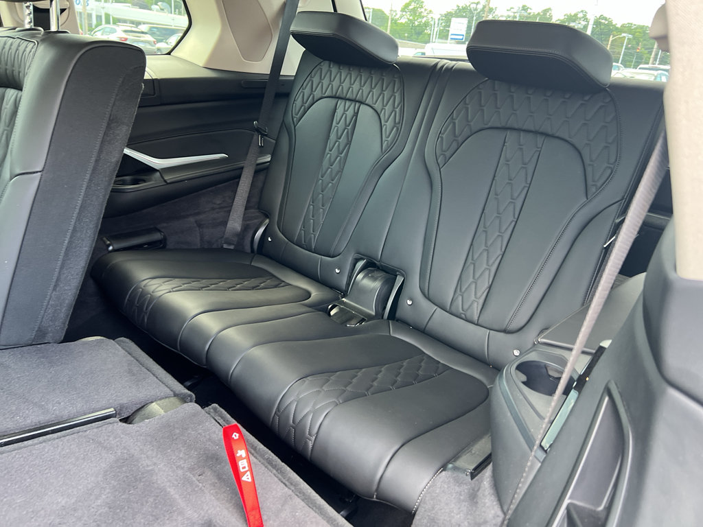 Used 2026 BMW X7 xDrive40i AWD/4WD image 11