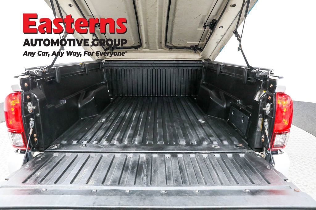 Used 2022 Toyota Tacoma SR image 9