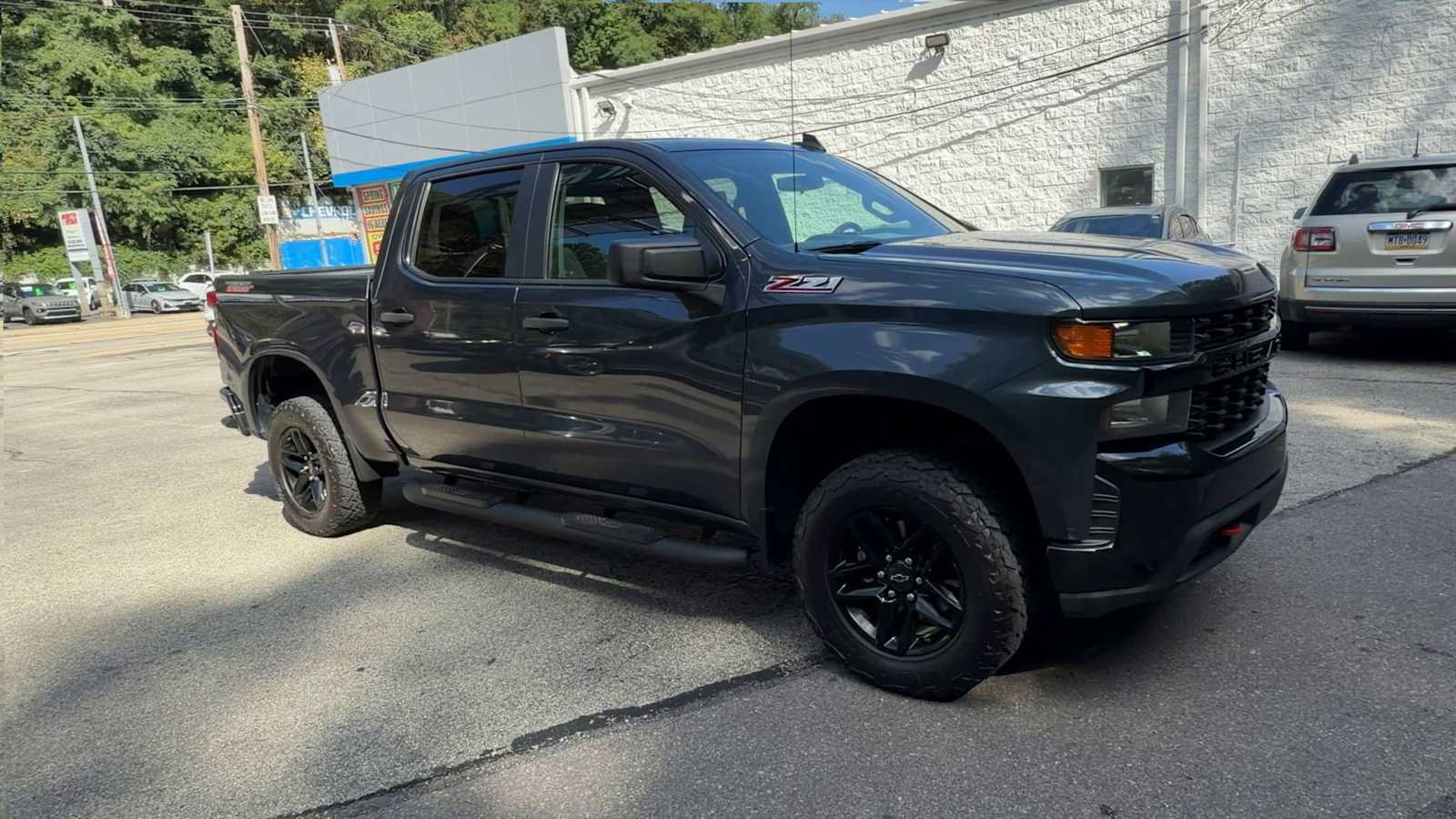 Used 2020 Chevrolet Silverado 1500 Custom Trail Boss w/ Custom Convenience Package AWD/4WD image 2