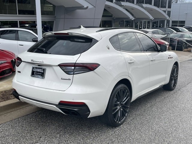 Used 2022 Maserati Levante Trofeo image 5