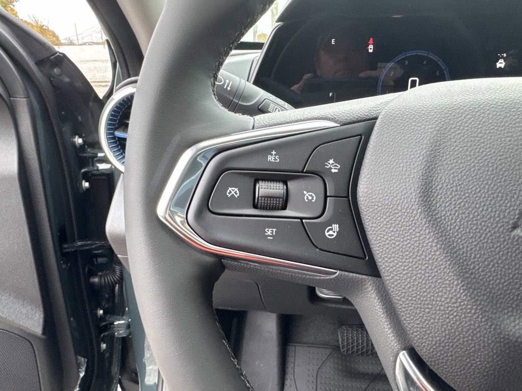 New 2026 Chevrolet Trax LT w/ Sunroof Package image 22