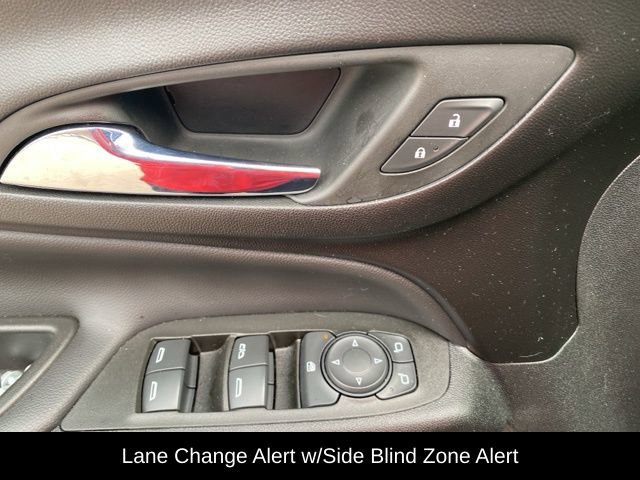 Used 2022 Chevrolet Equinox LT image 16