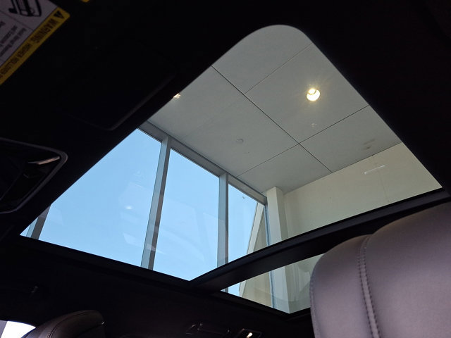 Used 2020 Land Rover Range Rover HSE image 13