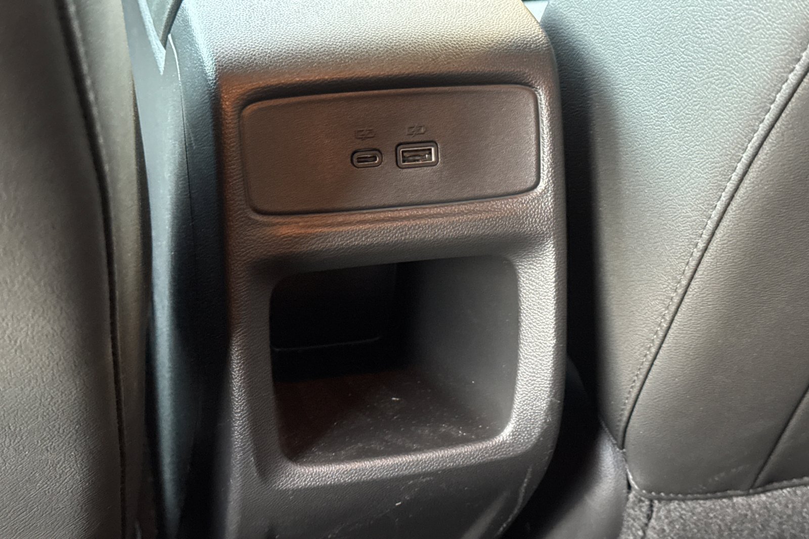 Used 2026 Chevrolet Trax LT w/ LT Convenience Package FWD image 40