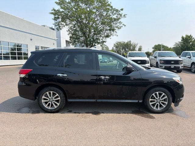 Used 2016 Nissan Pathfinder S AWD/4WD image 9