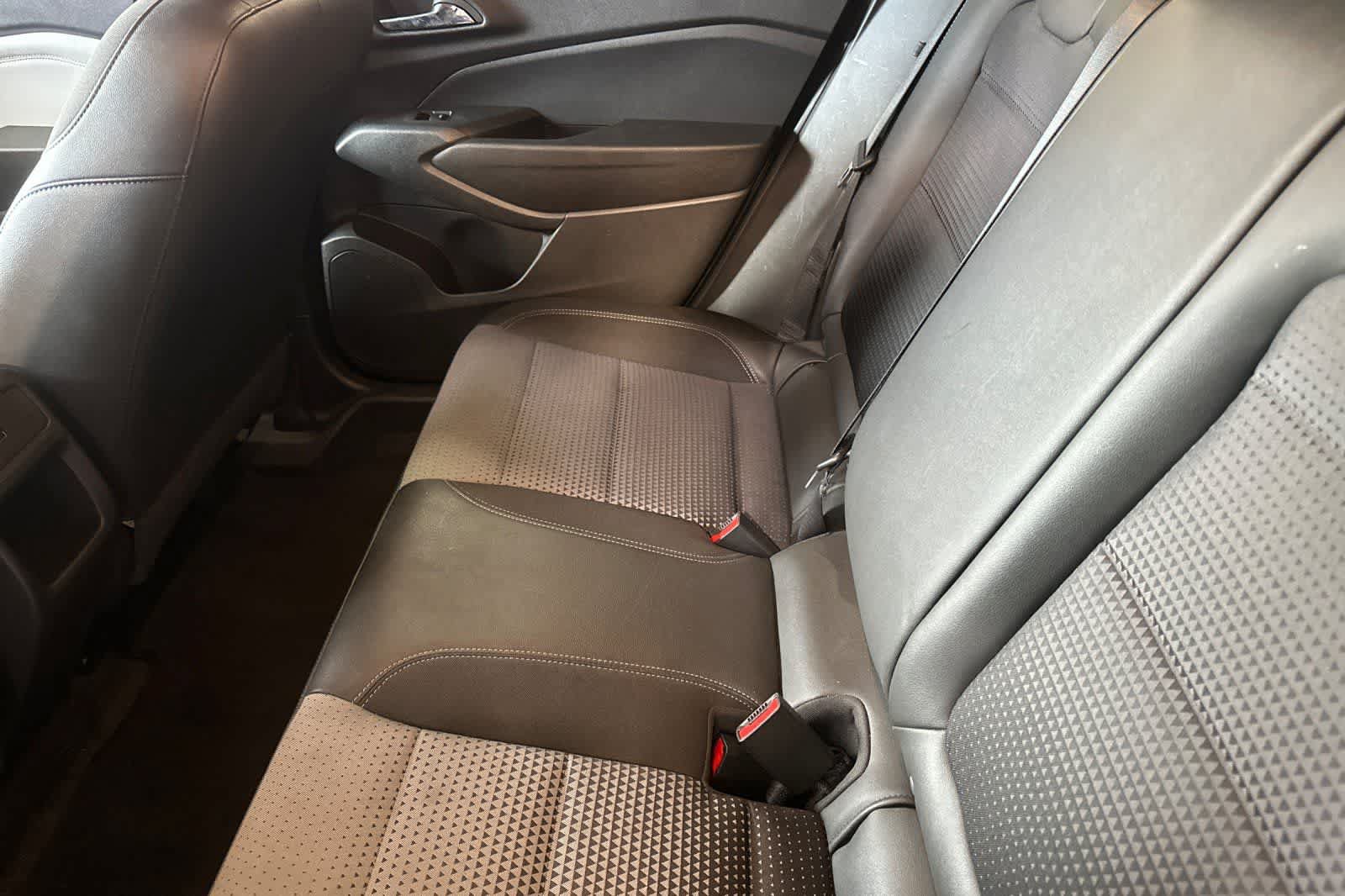 Used 2025 Chevrolet Trax LT FWD image 5