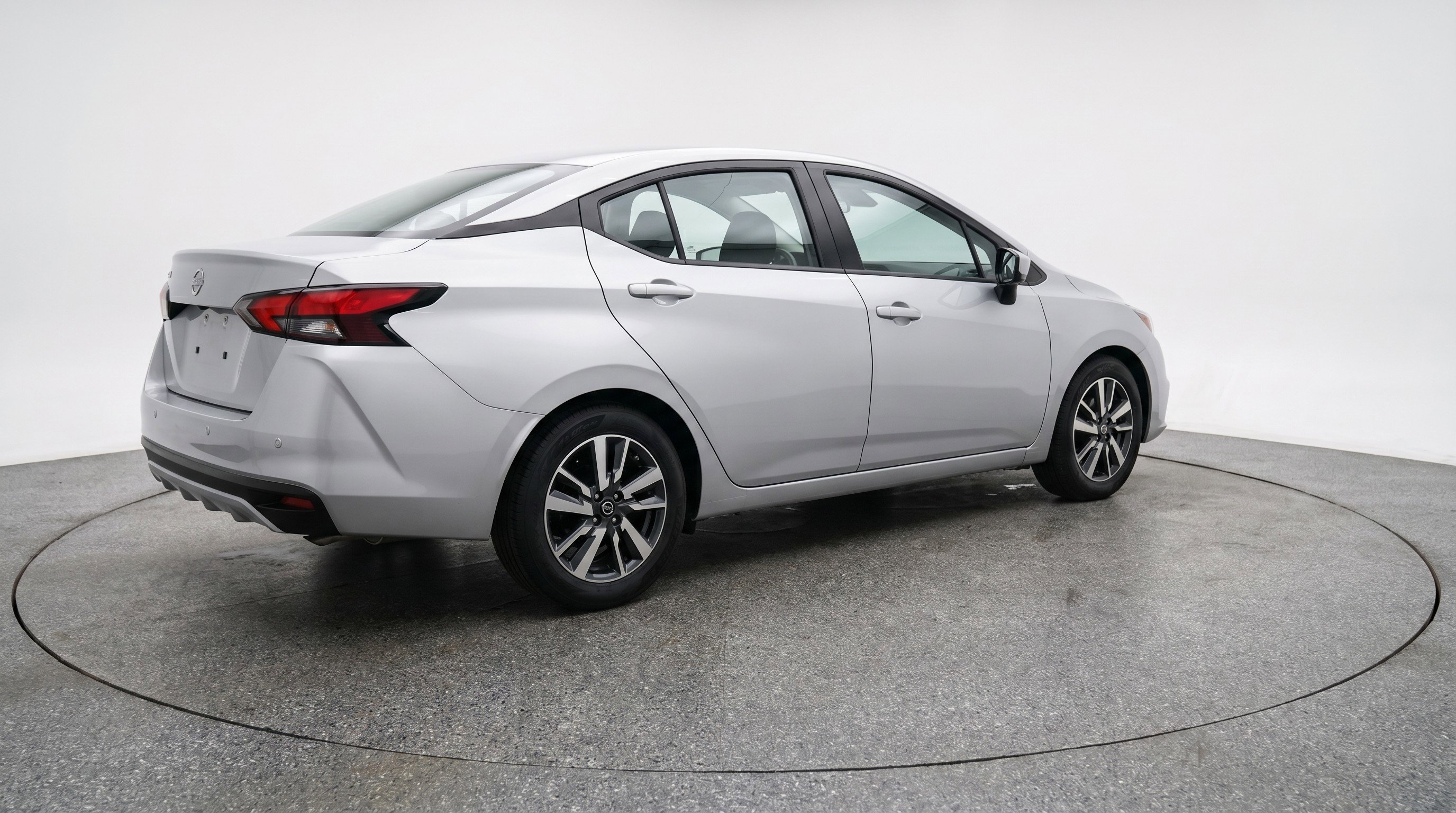 Used 2025 Nissan Versa SV FWD image 9