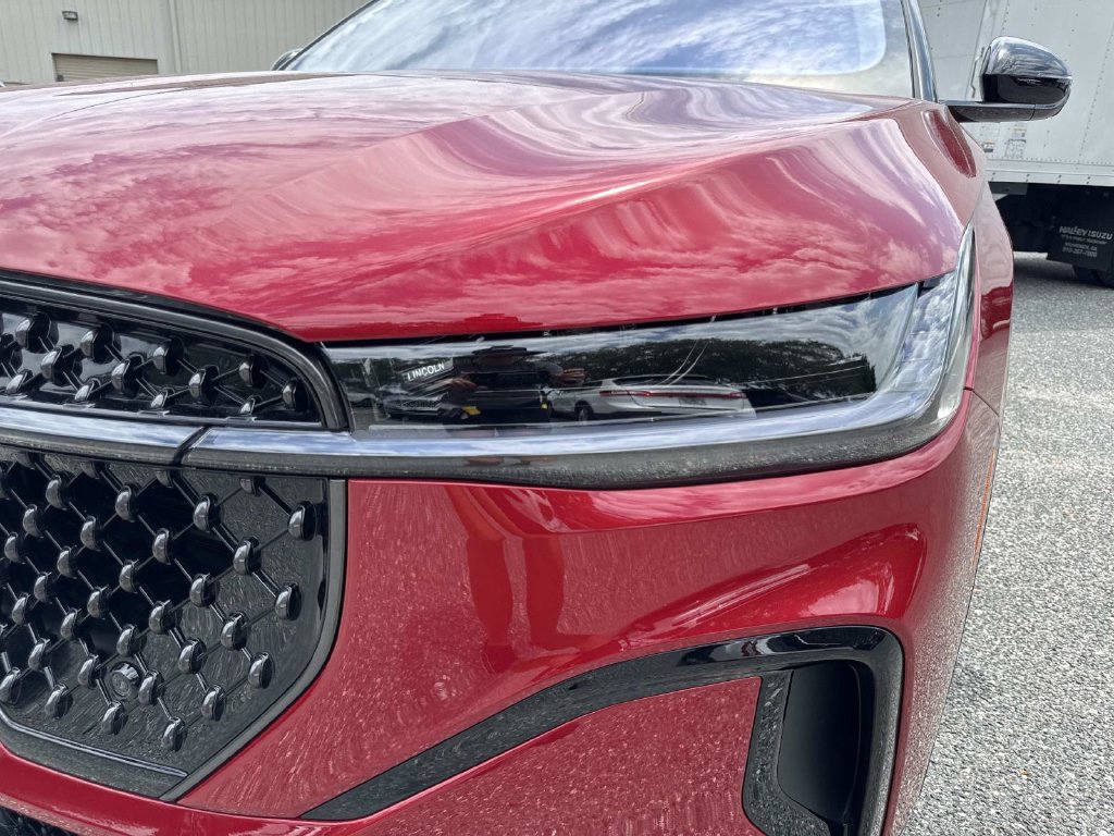 New 2026 Lincoln Nautilus Reserve w/ Jet Appearance Package AWD/4WD image 9