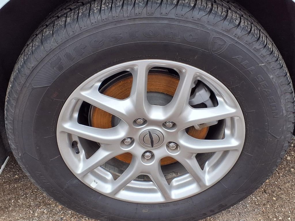 Used 2025 Chrysler Pacifica Select image 9