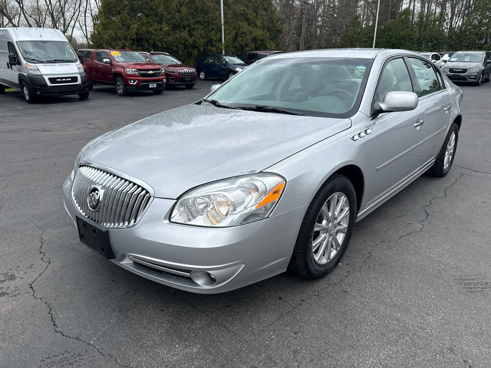 Used 2011 Buick Lucerne CXL w/ Driver Confidence Package FWD image 7