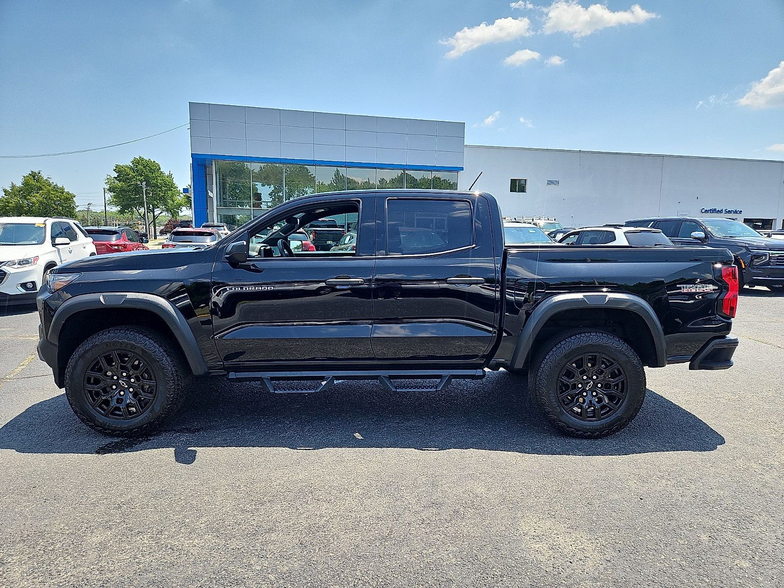 Used 2024 Chevrolet Colorado Trail Boss AWD/4WD image 4