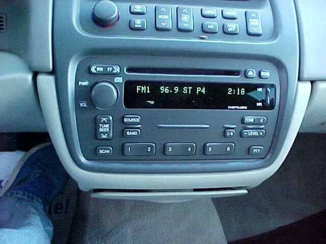 Used 2004 Cadillac De Ville FWD image 25