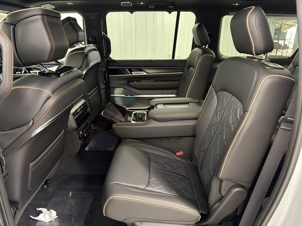 New 2026 Jeep Grand Wagoneer L Summit AWD/4WD image 11
