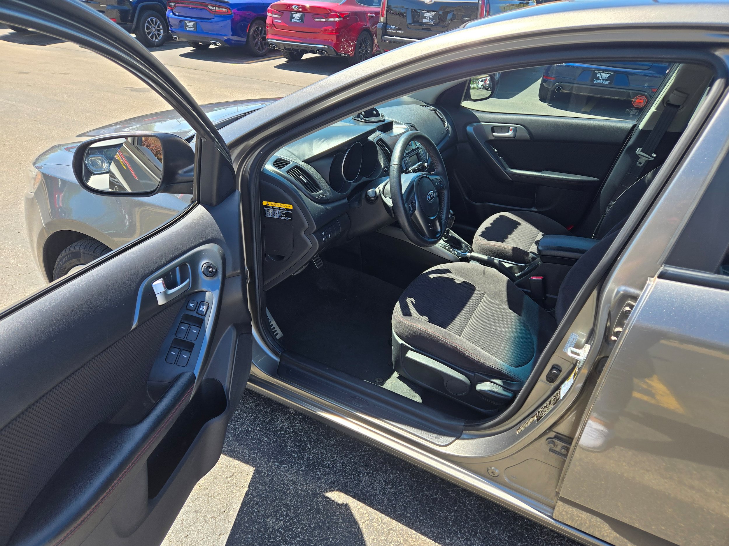 Used 2012 Kia Forte SX FWD image 5