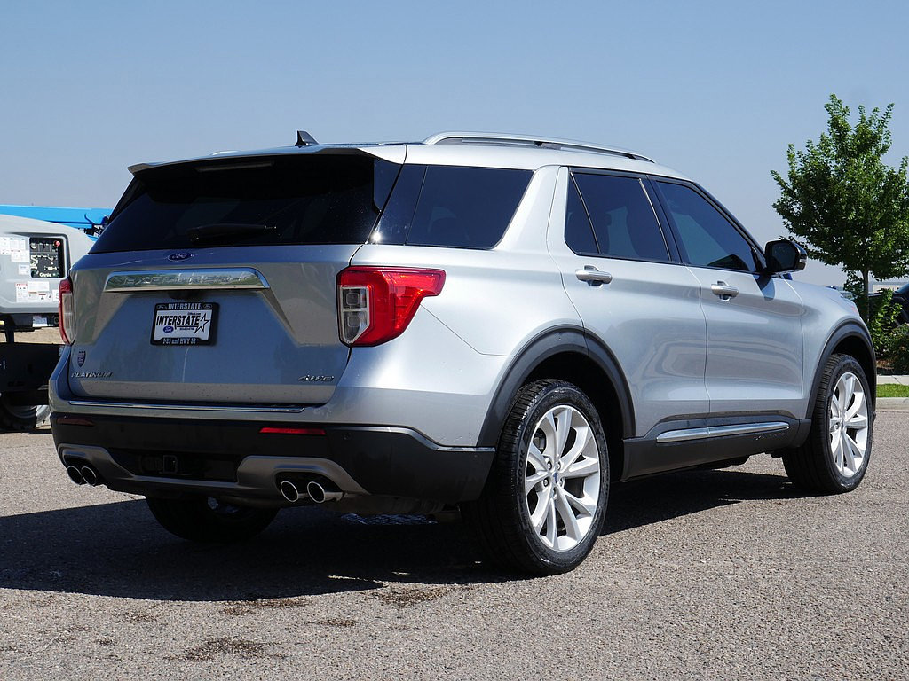 Used 2024 Ford Explorer Platinum w/ Technology Package AWD/4WD image 6