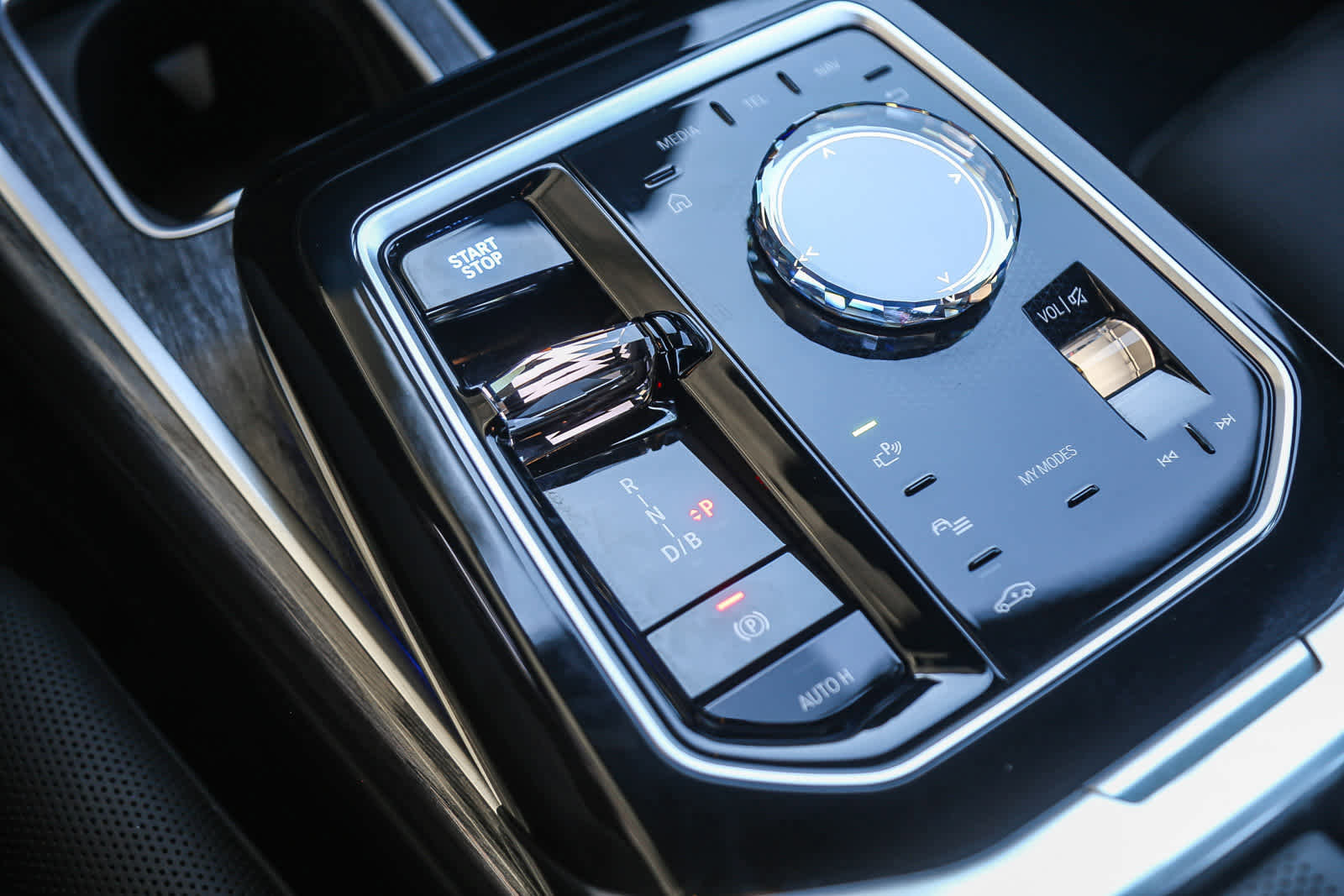 Used 2025 BMW i7 eDrive50 w/ M Sport Package image 16