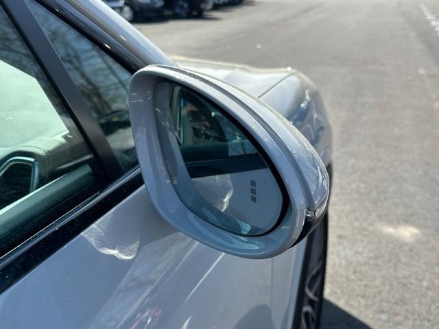 Used 2023 Porsche Cayenne S Platinum image 12