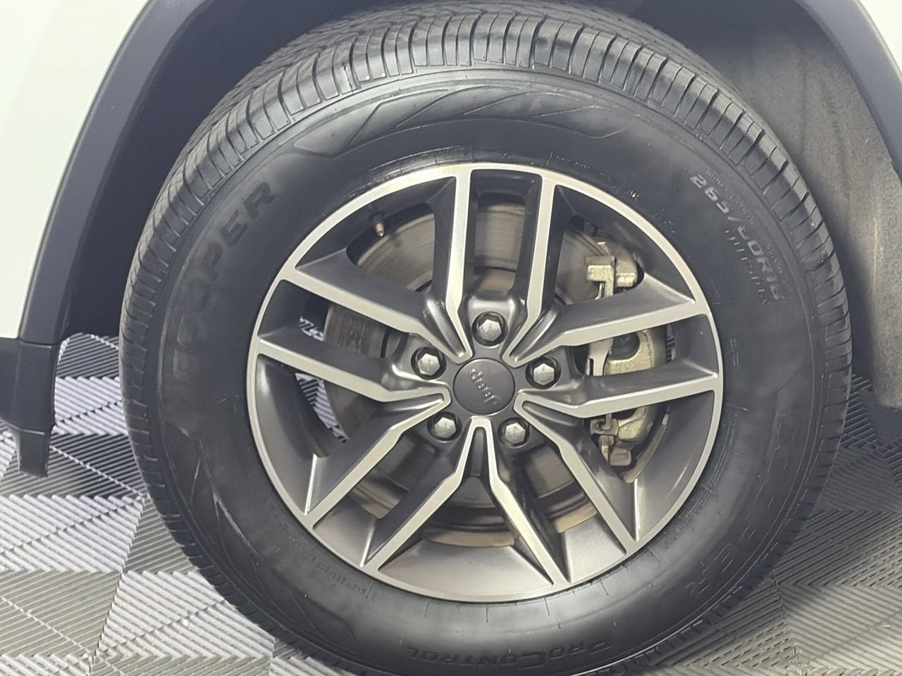 Used 2022 Jeep Grand Cherokee Limited RWD image 10