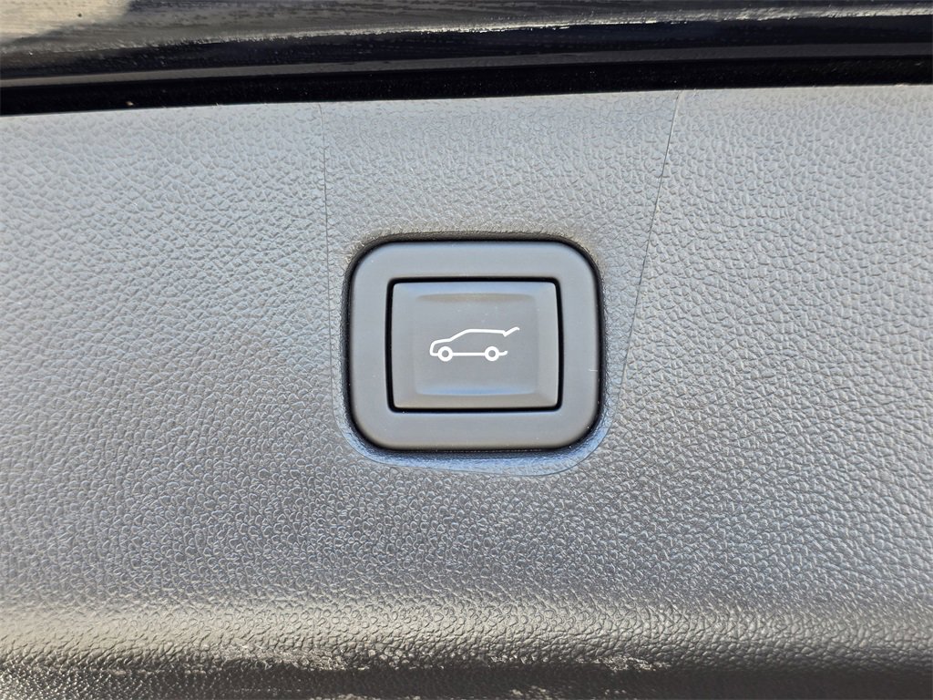 Used 2025 Chevrolet Blazer LT w/ Sound & Technology Package image 18